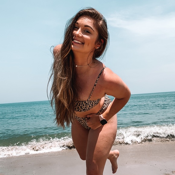 Meet your Posher, Katy - Picture 1 of 1